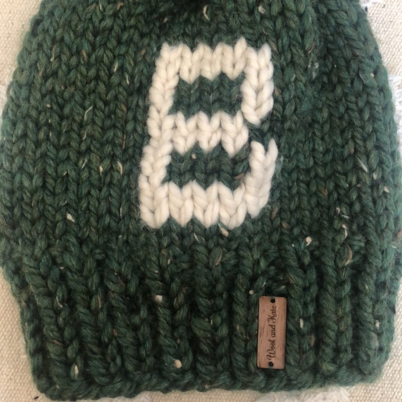 Wool and Kate wool B beanie - Picture 2 of 5